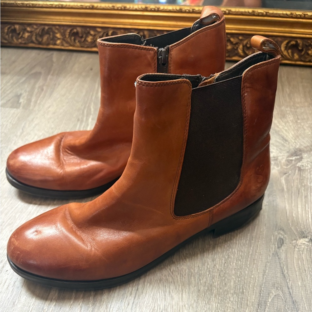 Women's Ankle Chelsea Boot in Cognac Brown Leather